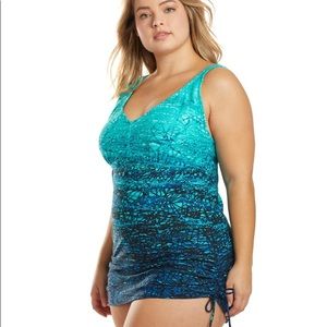 TYR Swimwear. Plus one piece. Teal navy heathered